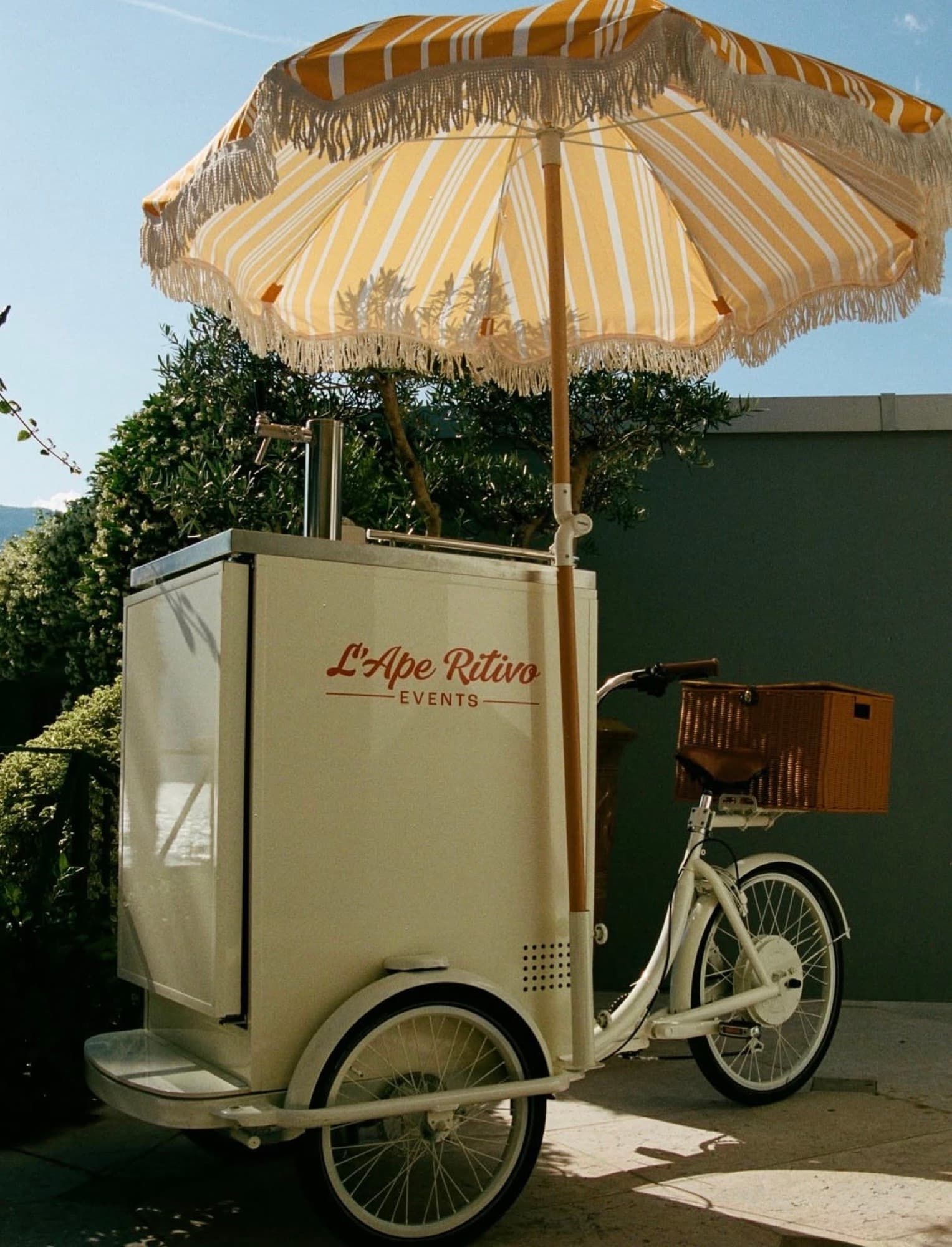 Cocktail bike vintage L'Ape Ritivo Events pronta per il servizio