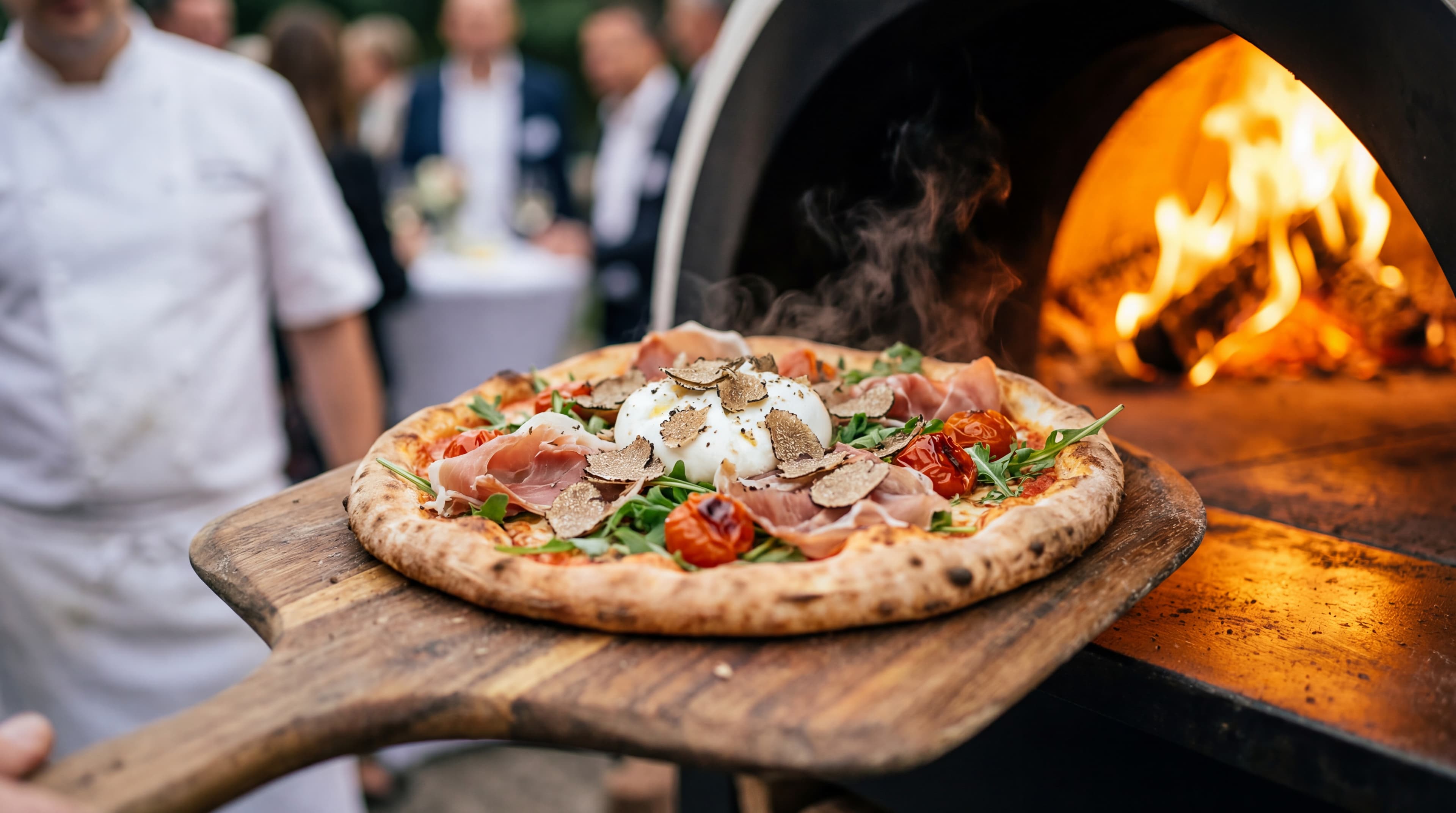 Pizza gourmet con burrata e tartufo dal forno a legna